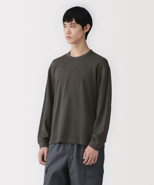 MUJI Labo（ムジラボ）の「〔MUJI Labo〕紳士　昔ながらの製法で編み立てたミニ裏毛クルーネック長袖Ｔシャツ（Tシャツ/カットソー・メンズ・チャコールグレー/ダークネイビー/ライトグレー・L/M/S/XL）」の2枚目の写真