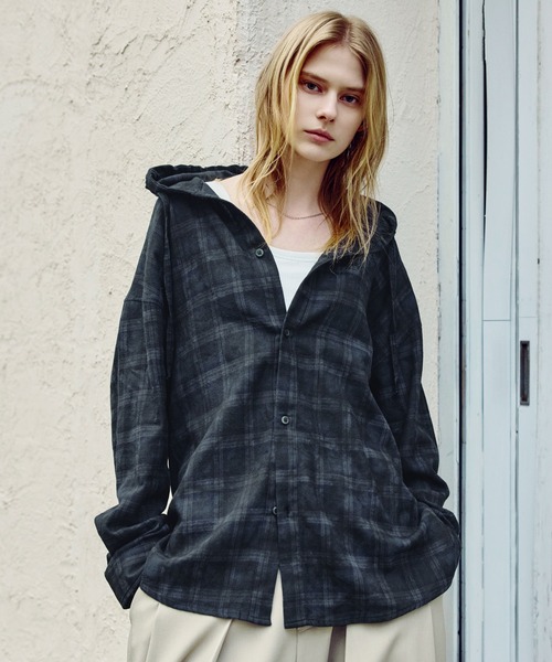 ROCHEM（ローシェン）の「ヴィンテージ加工オーバーサイズシャツフーディー（シャツ/ブラウス・メンズ・ブラウン系/ネイビー系/ブラック系・XS/S/M/L）」の3枚目の写真