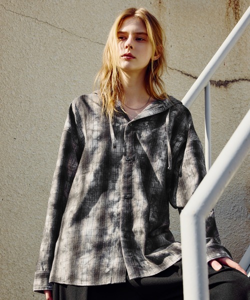 ROCHEM（ローシェン）の「ヴィンテージ加工オーバーサイズシャツフーディー（シャツ/ブラウス・メンズ・ブラウン系/ネイビー系/ブラック系・XS/S/M/L）」の7枚目の写真