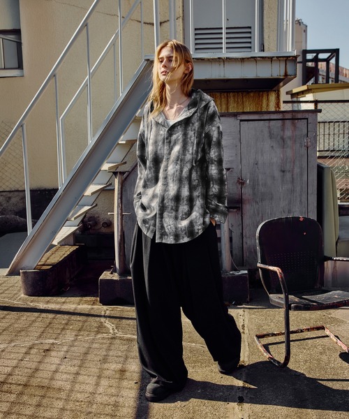 ROCHEM（ローシェン）の「ヴィンテージ加工オーバーサイズシャツフーディー（シャツ/ブラウス・メンズ・ブラウン系/ネイビー系/ブラック系・XS/S/M/L）」の11枚目の写真