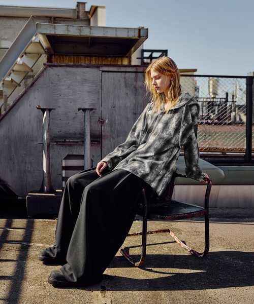 ROCHEM（ローシェン）の「ヴィンテージ加工オーバーサイズシャツフーディー（シャツ/ブラウス・メンズ・ブラウン系/ネイビー系/ブラック系・XS/S/M/L）」の13枚目の写真