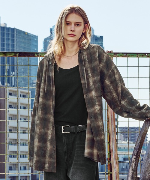 ROCHEM（ローシェン）の「ヴィンテージ加工オーバーサイズシャツフーディー（シャツ/ブラウス・メンズ・ブラウン系/ネイビー系/ブラック系・XS/S/M/L）」の16枚目の写真