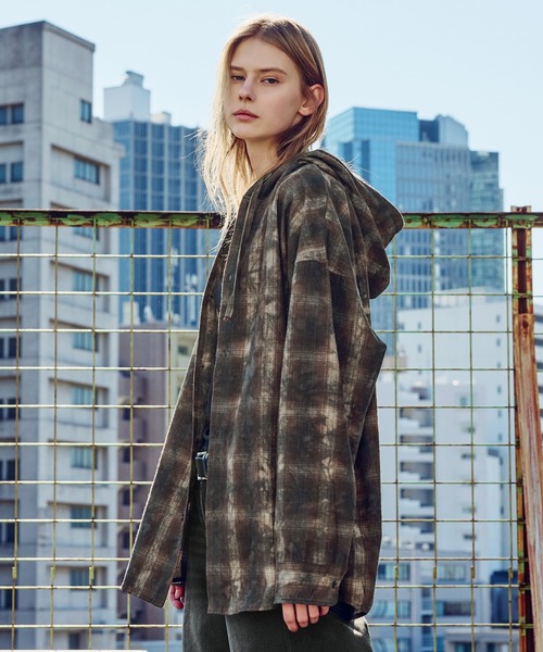 ROCHEM（ローシェン）の「ヴィンテージ加工オーバーサイズシャツフーディー（シャツ/ブラウス・メンズ・ブラウン系/ネイビー系/ブラック系・XS/S/M/L）」の17枚目の写真