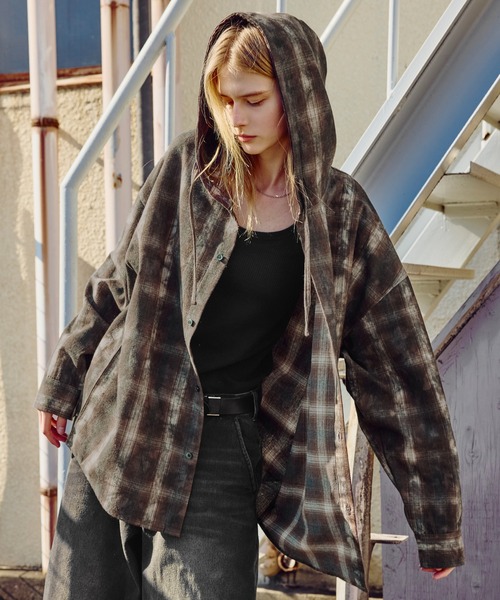 ROCHEM（ローシェン）の「ヴィンテージ加工オーバーサイズシャツフーディー（シャツ/ブラウス・メンズ・ブラウン系/ネイビー系/ブラック系・XS/S/M/L）」の19枚目の写真