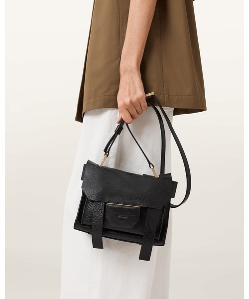 ALLSAINTS（オールセインツ）の「URSA MINI LEATHER CROSSBODY BAG | URSA ミニ レザー クロスボディ バッグ（ショルダーバッグ・レディース・ブラック・ONE SIZE）」の4枚目の写真