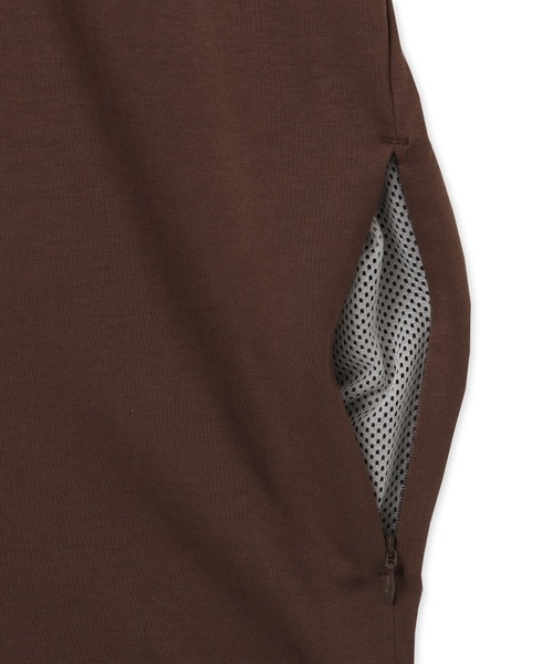 PUMA(プーマ)の「PUMA OVERSIZED SS TEE / プーマ ユニセックス オーバーサイズド ショートスリーブ T-シャツ(Tシャツ/カットソー・メンズ・ブラック/グリーン/ベージュ/ブラウン・XL/L/M/S)」の7枚目の写真
