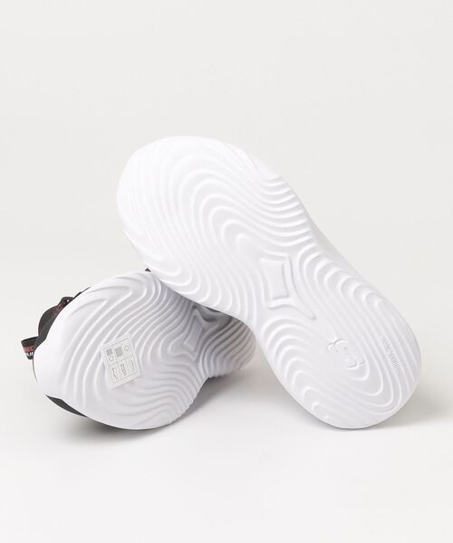 SKECHERS(スケッチャーズ)の「スケッチャーズ SKECHERS スリップインズ バウンダー プロ BOUNDER PRO 404208L(スニーカー・キッズ・ブラック・22.0cm/21.0cm/20.0cm/19.0cm/18.0cm/17.0cm)」の3枚目の写真
