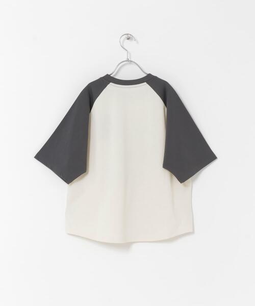 URBAN RESEARCH DOORS(アーバンリサーチドアーズ)の「ロゴプリントラグランTシャツ(KIDS)(Tシャツ/カットソー・キッズ・グリーン系その他/チャコールグレー・120/135)」の13枚目の写真