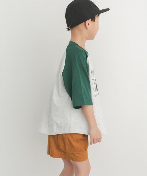 URBAN RESEARCH DOORS(アーバンリサーチドアーズ)の「ロゴプリントラグランTシャツ(KIDS)(Tシャツ/カットソー・キッズ・グリーン系その他/チャコールグレー・120/135)」の16枚目の写真