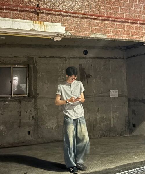 MUSINSA STANDARD（ムシンサスタンダード）の「ヘンリーネックTシャツ [ミディアムグレー]（Tシャツ/カットソー・メンズ・その他・SMALL/MEDIUM/LARGE/X-LARGE/2XL/3XL）」の4枚目の写真