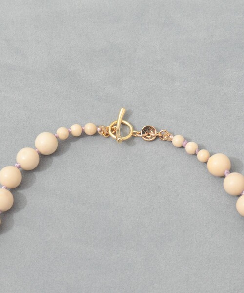 grace grace （グラスグラス）の「【grace grace/グラスグラス】カラーヤーンノット天然石ネックレス（ネックレス・レディース・オフホワイト・FREE）」の2枚目の写真