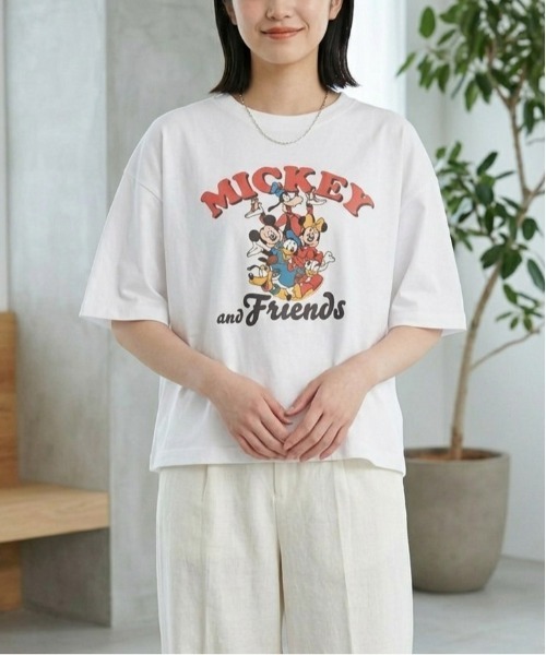 Disney(ディズニー)の「【DISNEY/ディズニー】キャラクターミッキー&フレンズ ヴィンテージライク プリント半袖Tシャツ(WIDEシルエット)(Tシャツ/カットソー・レディース・スカイブルー/オレンジ/ベージュ/オフホワイト・LARGE/MEDIUM)」の8枚目の写真
