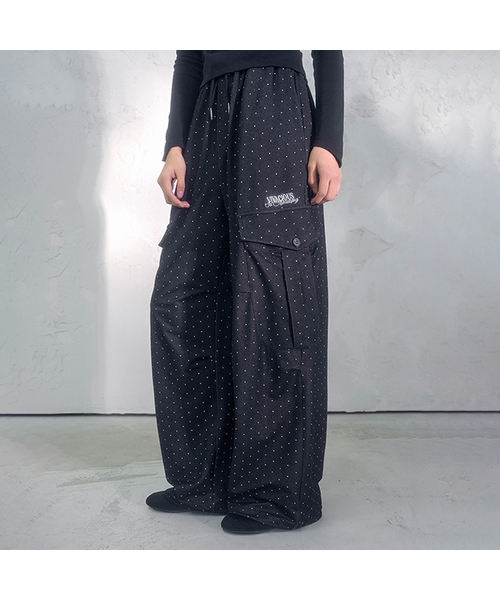 Vivacious(ビバシャス)の「ミエルドットカーゴパンツ_2カラー(スウェットパンツ・レディース・ブラック/ネイビー・SMALL/MEDIUM)」の1枚目の写真