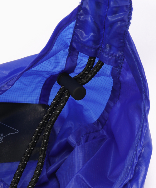 ROA(ロア)の「ROA / ロア LAKI SMALL PACKABLE KNOT BAG(ショルダーバッグ・メンズ・ブルー・FREE)」の7枚目の写真