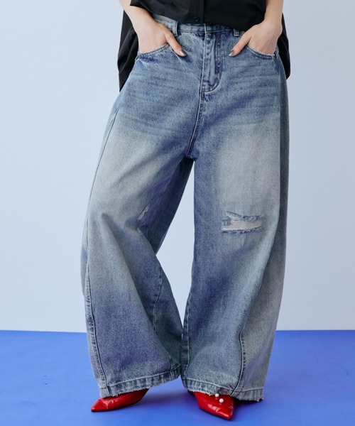 manana suerte(マニャーナスエルテ)の「ダメージワイドデニムパンツ(デニムパンツ・レディース・ブルー・MEDIUM/LARGE)」の14枚目の写真