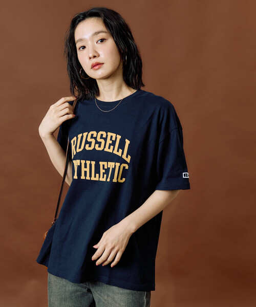 FREAK'S STORE(フリークスストア)の「限定展開 RUSSELL ATHLETIC × FREAK'S STORE/ラッセルアスレチック 別注 フロッキー プリント 半袖 Tシャツ(Tシャツ/カットソー・レディース・オフホワイト/ネイビー/ブラック/レッド/ライトグレー・フリ-)」の4枚目の写真