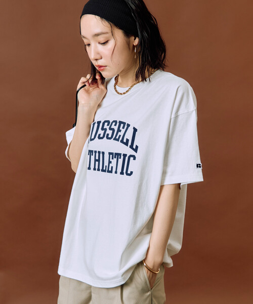FREAK'S STORE(フリークスストア)の「限定展開 RUSSELL ATHLETIC × FREAK'S STORE/ラッセルアスレチック 別注 フロッキー プリント 半袖 Tシャツ(Tシャツ/カットソー・レディース・オフホワイト/ネイビー/ブラック/レッド/ライトグレー・フリ-)」の7枚目の写真