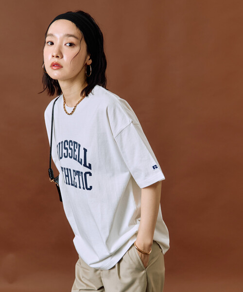 FREAK'S STORE(フリークスストア)の「限定展開 RUSSELL ATHLETIC × FREAK'S STORE/ラッセルアスレチック 別注 フロッキー プリント 半袖 Tシャツ(Tシャツ/カットソー・レディース・オフホワイト/ネイビー/ブラック/レッド/ライトグレー・フリ-)」の11枚目の写真