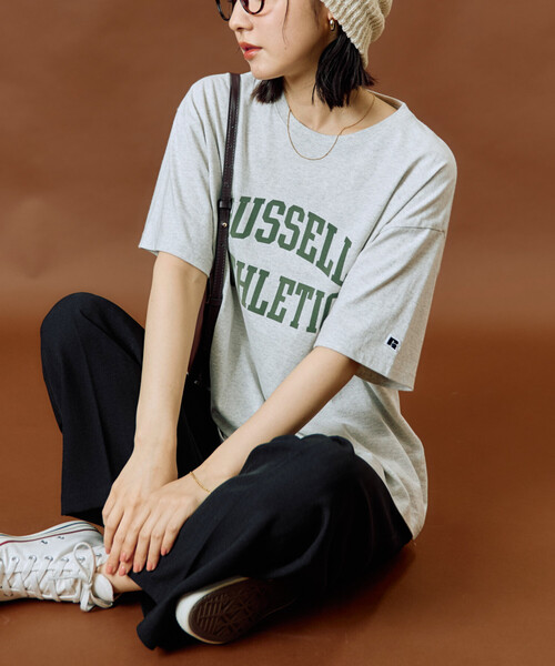 FREAK'S STORE(フリークスストア)の「限定展開 RUSSELL ATHLETIC × FREAK'S STORE/ラッセルアスレチック 別注 フロッキー プリント 半袖 Tシャツ(Tシャツ/カットソー・レディース・オフホワイト/ネイビー/ブラック/レッド/ライトグレー・フリ-)」の19枚目の写真
