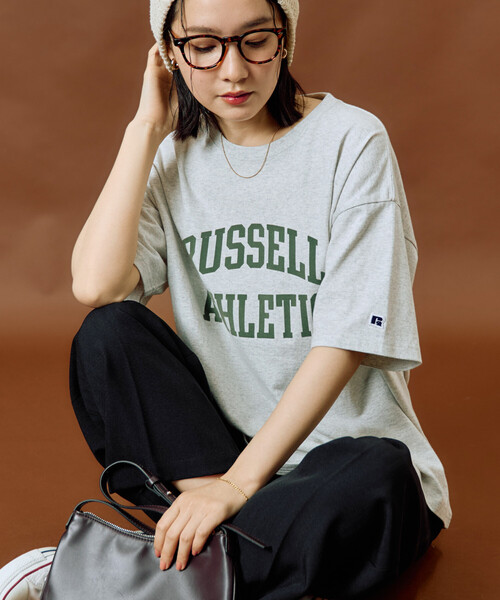 FREAK'S STORE(フリークスストア)の「限定展開 RUSSELL ATHLETIC × FREAK'S STORE/ラッセルアスレチック 別注 フロッキー プリント 半袖 Tシャツ(Tシャツ/カットソー・レディース・オフホワイト/ネイビー/ブラック/レッド/ライトグレー・フリ-)」の20枚目の写真