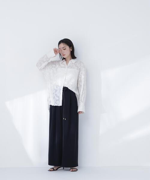 NATURAL BEAUTY BASIC（ナチュラルビューティーベーシック）の「フェイクレザーベルテッドパンツ（その他パンツ・レディース・オフホワイト/ブラック/キャメル・MEDIUM/P/S）」の15枚目の写真