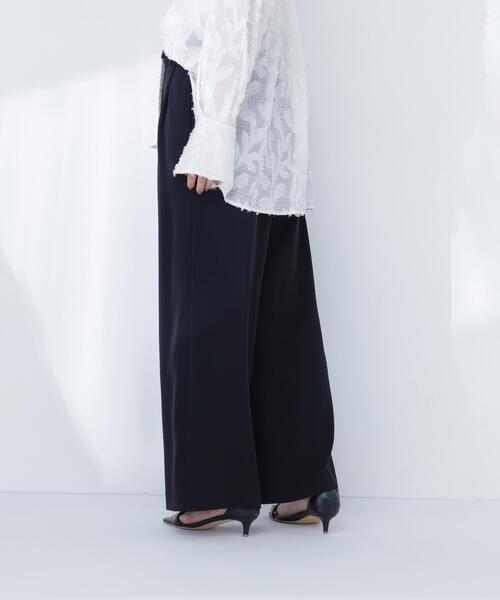 NATURAL BEAUTY BASIC（ナチュラルビューティーベーシック）の「フェイクレザーベルテッドパンツ（その他パンツ・レディース・オフホワイト/ブラック/キャメル・MEDIUM/P/S）」の17枚目の写真