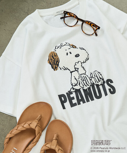 FREAK'S STORE(フリークスストア)の「限定展開 別注/PEANUTS/ピーナッツ サガラ刺繍半袖Tシャツ(Tシャツ/カットソー・レディース・ブラック/オフホワイト/ナチュラル/ブルー・フリ-)」の2枚目の写真