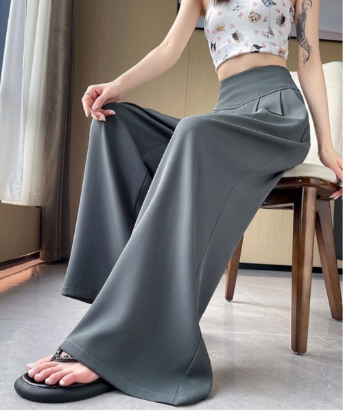 &soiree(アンドソワレ)の「ウエスト切り替えタック入りハイウエストワイドパンツ(その他パンツ・レディース・グレー/ブラック/ホワイト・LARGE/MEDIUM/SMALL/X-LARGE)」の4枚目の写真