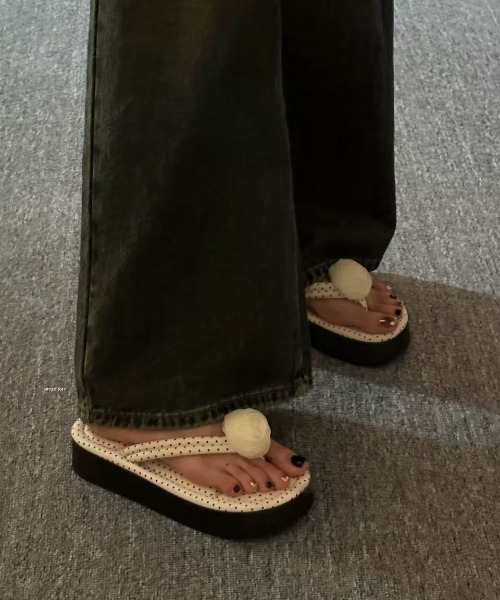 AsRiRe(アスリレイ)の「26ss ドット柄サンダル(サンダル・レディース・ホワイト/ブラック/ピンク・L/M/S)」の11枚目の写真