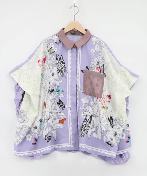 iS ScoLar（イズスカラー）の「蝶刺繍襟フレームプリントチュニック