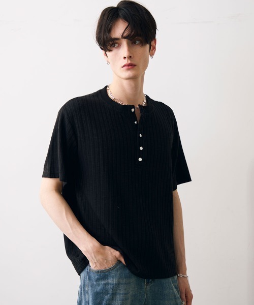 Shoowtime(ショウタイム)の「Ribbed knit henley top / リブヘンリーネックカットソー(Tシャツ/カットソー・メンズ・ホワイト/ブラック・MEDIUM/LARGE/X-LARGE)」の7枚目の写真