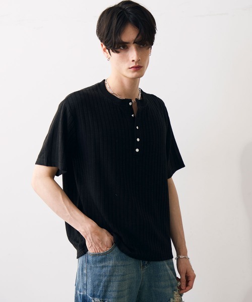 Shoowtime(ショウタイム)の「Ribbed knit henley top / リブヘンリーネックカットソー(Tシャツ/カットソー・メンズ・ホワイト/ブラック・MEDIUM/LARGE/X-LARGE)」の10枚目の写真