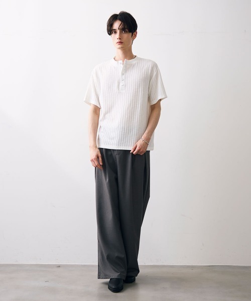 Shoowtime(ショウタイム)の「Ribbed knit henley top / リブヘンリーネックカットソー(Tシャツ/カットソー・メンズ・ホワイト/ブラック・MEDIUM/LARGE/X-LARGE)」の4枚目の写真