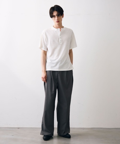 Shoowtime(ショウタイム)の「Ribbed knit henley top / リブヘンリーネックカットソー(Tシャツ/カットソー・メンズ・ホワイト/ブラック・MEDIUM/LARGE/X-LARGE)」の5枚目の写真