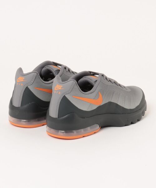 NIKE（ナイキ）の「NIKE ナイキ AIR MAX INVIGOR【軽量】メンズスニーカー(エアマックスインビガー) 749680-009 ペンシルポイント/ホットカリー（スニーカー・メンズ・ダークグレー・27.0cm/27.5cm/28.0cm/28.5cm/29.0cm/30.0cm/25.5cm/26.0cm/26.5cm/31cm）」の2枚目の写真