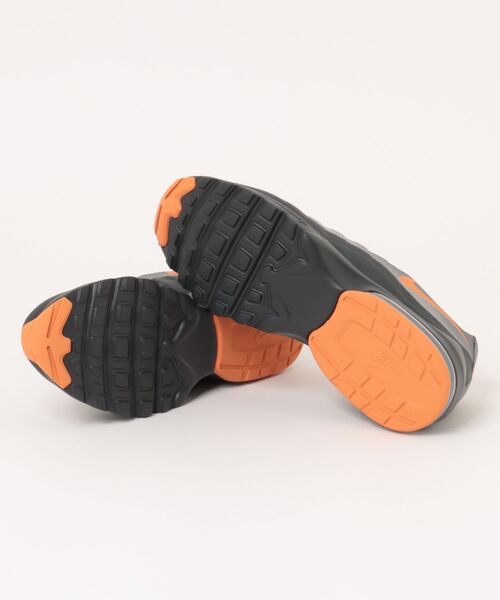 NIKE（ナイキ）の「NIKE ナイキ AIR MAX INVIGOR【軽量】メンズスニーカー(エアマックスインビガー) 749680-009 ペンシルポイント/ホットカリー（スニーカー・メンズ・ダークグレー・27.0cm/27.5cm/28.0cm/28.5cm/29.0cm/30.0cm/25.5cm/26.0cm/26.5cm/31cm）」の3枚目の写真