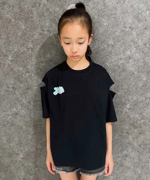 SHISKY(シスキー)の「SHISKY エンプティショルダー オーバーサイズ 半袖Tシャツ(Tシャツ/カットソー・キッズ・オフホワイト/杢グレー/ホワイト系その他2/ブラック系その他/グレー系その他/ブラック/ミント/チャコール/グリーン系その他/グレー系その他2/ホワイト系その他/ホワイト系その他3・110/120/130/140/150/160)」の16枚目の写真