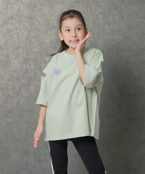SHISKY(シスキー)の「SHISKY エンプティショルダー オーバーサイズ 半袖Tシャツ(Tシャツ/カットソー・キッズ・オフホワイト/杢グレー/ホワイト系その他2/ブラック系その他/グレー系その他/ブラック/ミント/チャコール/グリーン系その他/グレー系その他2/ホワイト系その他/ホワイト系その他3・110/120/130/140/150/160)」の19枚目の写真