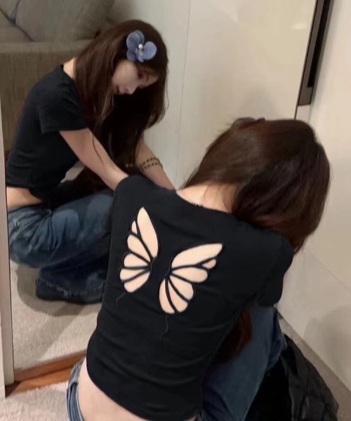 Teem Store(チームストア)の「【カップ付き】バックバタフライデザインタイトTシャツ ピチT(Tシャツ/カットソー・レディース・レッド/ブラック/ホワイト・F)」の10枚目の写真