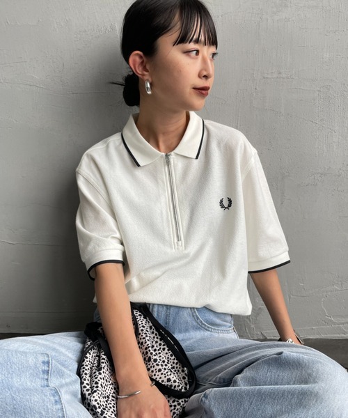 FRED PERRY（フレッドペリー）の「[FRED PERRY/フレッドペリー] ワンポイント刺繍ロゴ ハーフジップポロシャツ（ポロシャツ・レディース・ブラック/ホワイト・L/M）」の21枚目の写真