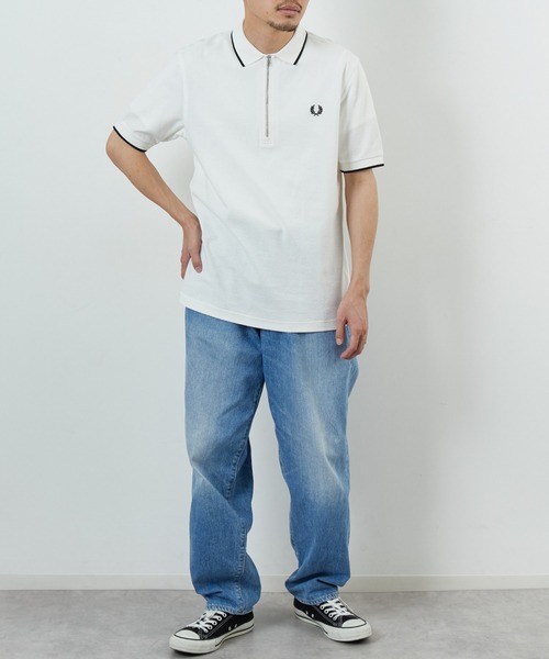 FRED PERRY（フレッドペリー）の「[FRED PERRY/フレッドペリー] ワンポイント刺繍ロゴ ハーフジップポロシャツ（ポロシャツ・レディース・ブラック/ホワイト・L/M）」の4枚目の写真
