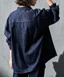 antiqua（アンティカ）の「胸ポケット ペン差し 配色ステッチ デニム シャツ（シャツ/ブラウス）」