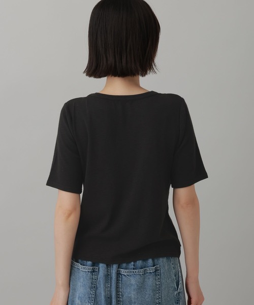 LAKOLE（ラコレ）の「レイヤードヘンリーネック半袖Ｔ / 863036（Tシャツ/カットソー・レディース・ブラック/オフホワイト/グレー・FREE）」の14枚目の写真