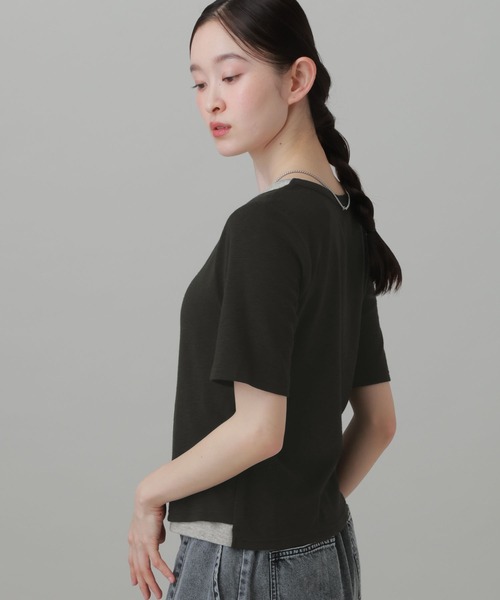 LAKOLE（ラコレ）の「レイヤードヘンリーネック半袖Ｔ / 863036（Tシャツ/カットソー・レディース・ブラック/オフホワイト/グレー・FREE）」の15枚目の写真