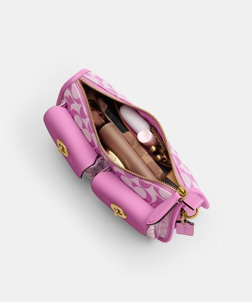 COACH(コーチ)の「【COACH | BRAIN DEAD】ツイン ターンロック ウェイバリー バッグ・シグネチャー ジャカード(ショルダーバッグ・レディース・ピンク系その他・ONE)」の7枚目の写真