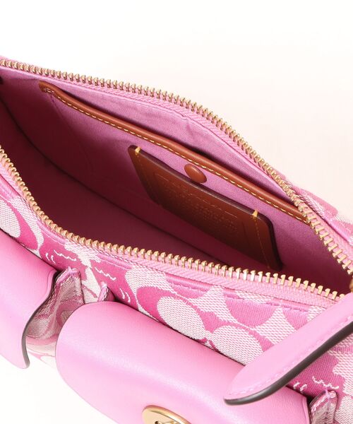 COACH(コーチ)の「【COACH | BRAIN DEAD】ツイン ターンロック ウェイバリー バッグ・シグネチャー ジャカード(ショルダーバッグ・レディース・ピンク系その他・ONE)」の15枚目の写真