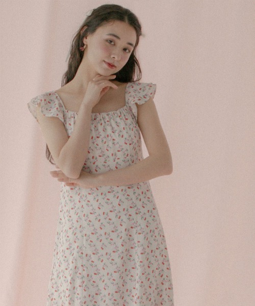Cath Kidston(キャスキッドソン)の「ラッフルスリーブドレス Floating Cherry(ワンピース・レディース・アイボリー・M/S)」の1枚目の写真