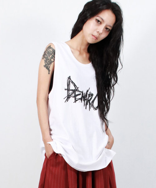 DEMARC(ドゥマーク)の「rough text-logo boxy sleeveless - White(Tシャツ/カットソー・レディース・その他・MEDIUM/LARGE)」の3枚目の写真