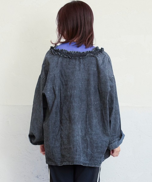 MARKEY'S(マーキーズ)の「フリルカラーデニムブラウス/おとな(シャツ/ブラウス・レディース・ブラック/ブルー・160cm)」の4枚目の写真