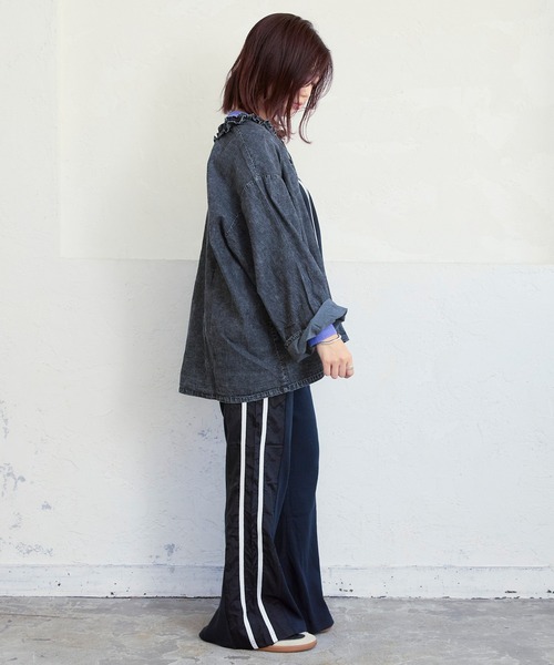 MARKEY'S(マーキーズ)の「フリルカラーデニムブラウス/おとな(シャツ/ブラウス・レディース・ブラック/ブルー・160cm)」の6枚目の写真